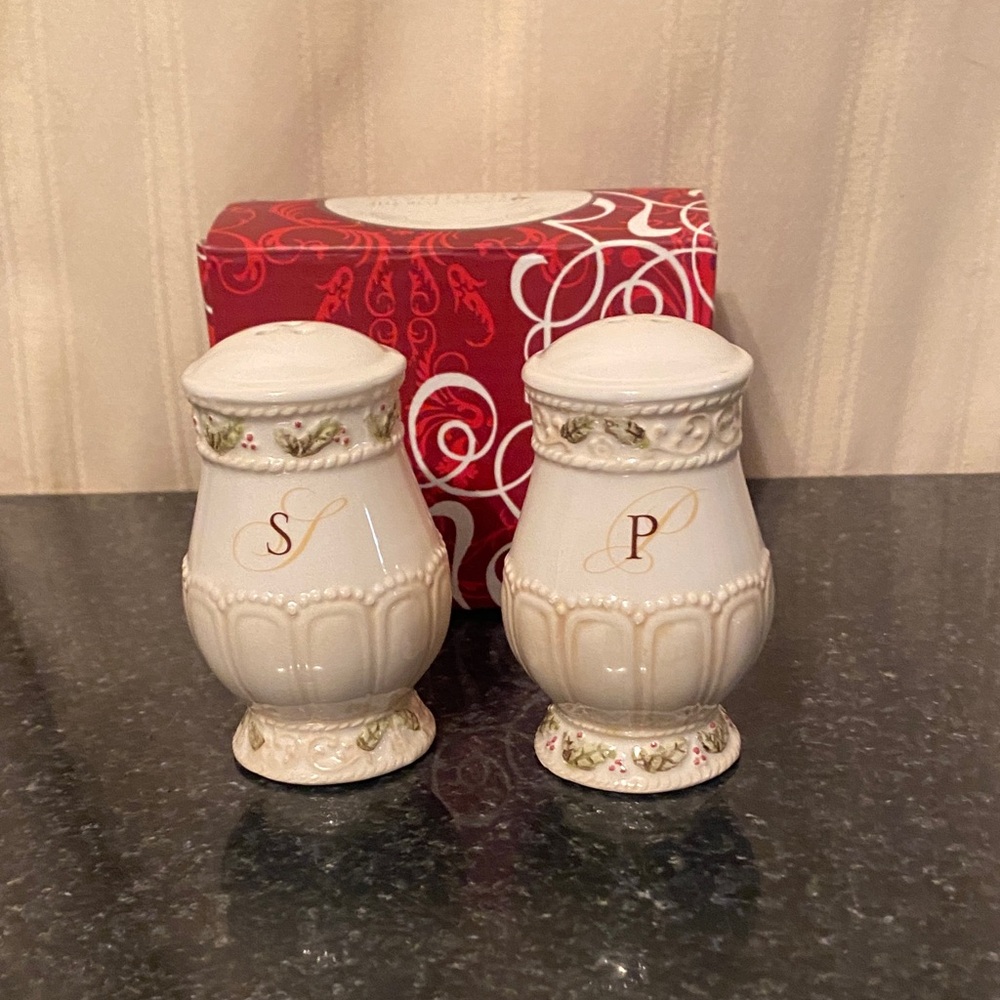 Home For The Holidays Ceramic Christmas Salt And Pepper Shakers